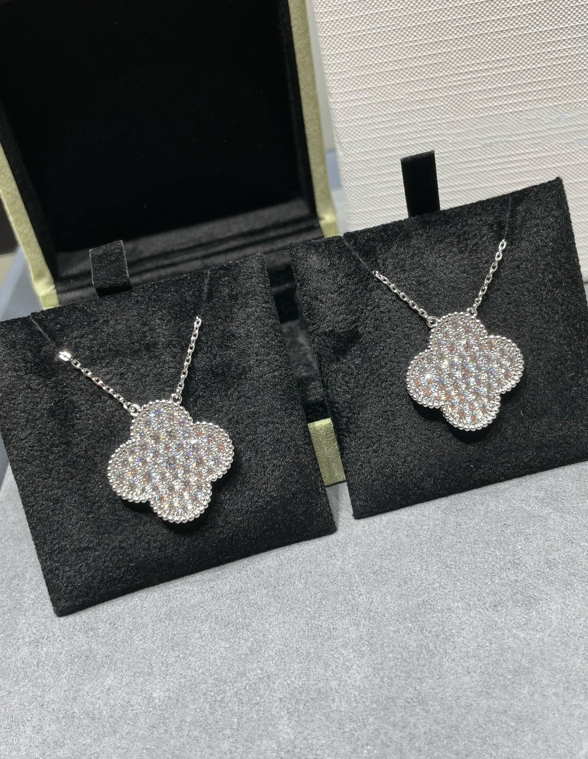 Miro クローバー 25MM ラージペンダント ダイヤモンドパヴェ シルバーネックレス