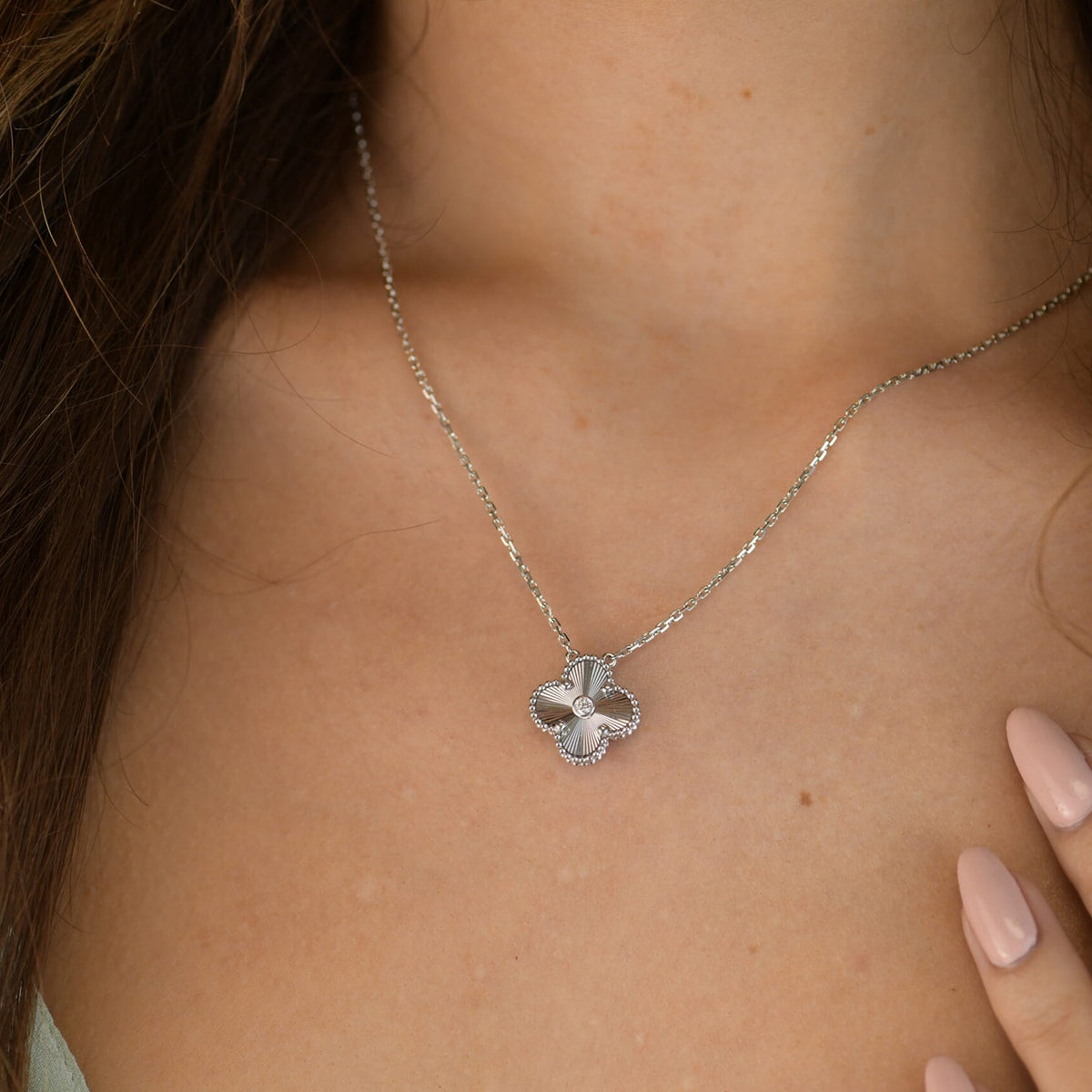 Miro CLOVER 15MM DIAMOND LASER NECKLACE SILVER