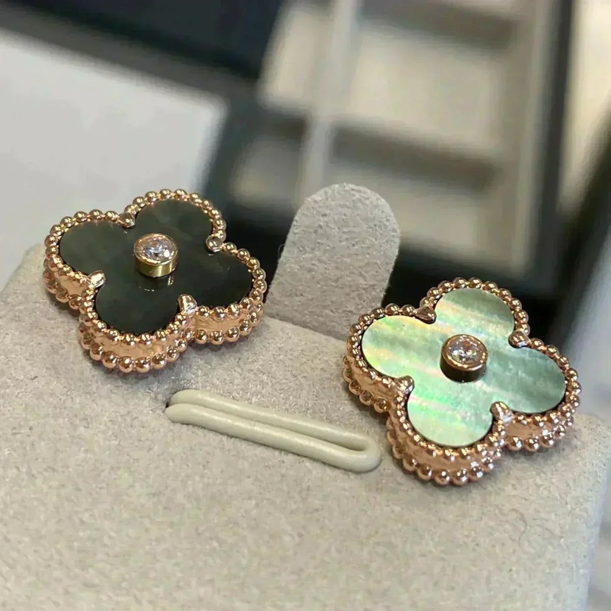 Miro CLOVER MEDIUM 1 MOTIFS GRAY MOP  DIAMOND EARRINGS