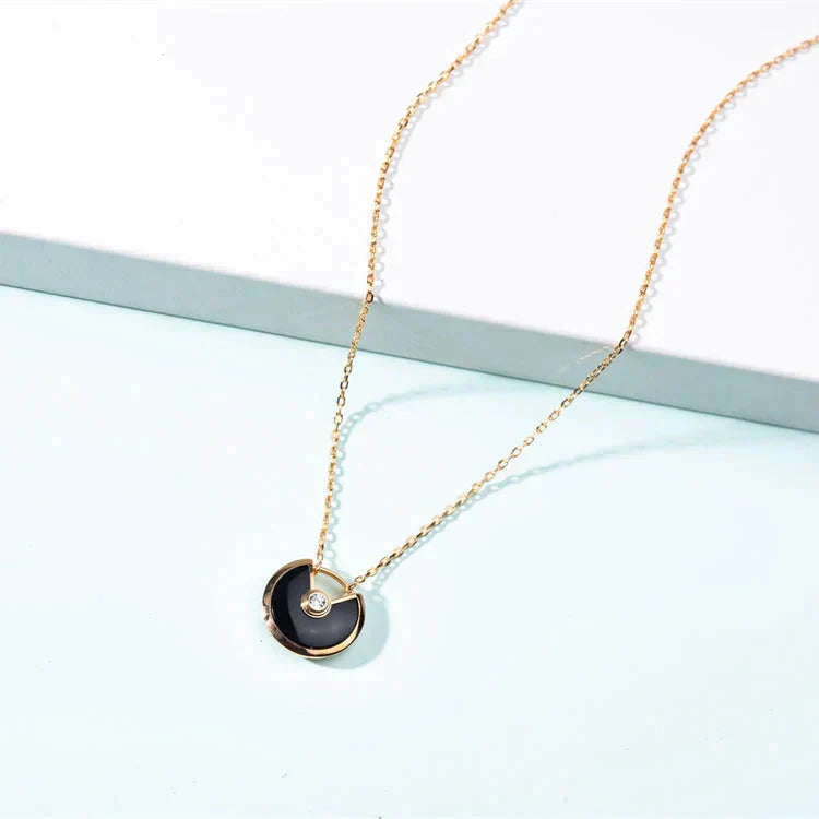 Miro AMULETTE GOLD CARNELIAN ONYX NECKLACE