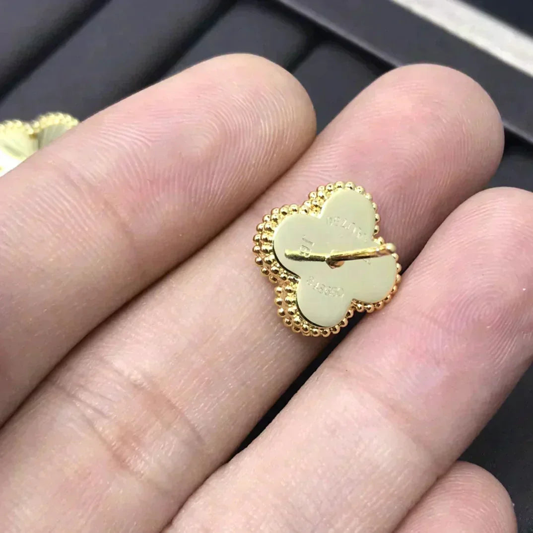 Miro CLOVER MINI 9.5MM LASER EARRINGS