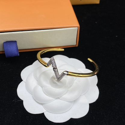Miro VOLTE UPSITE DOWN DIAMOND GOLD OPEN BRACELET