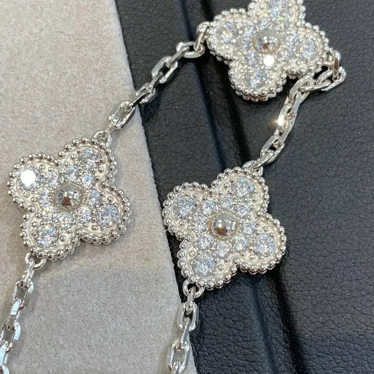 [Miro ] New  CLOVER 5 MOTIF FULL DIAMOND BRACELET COLLECTION