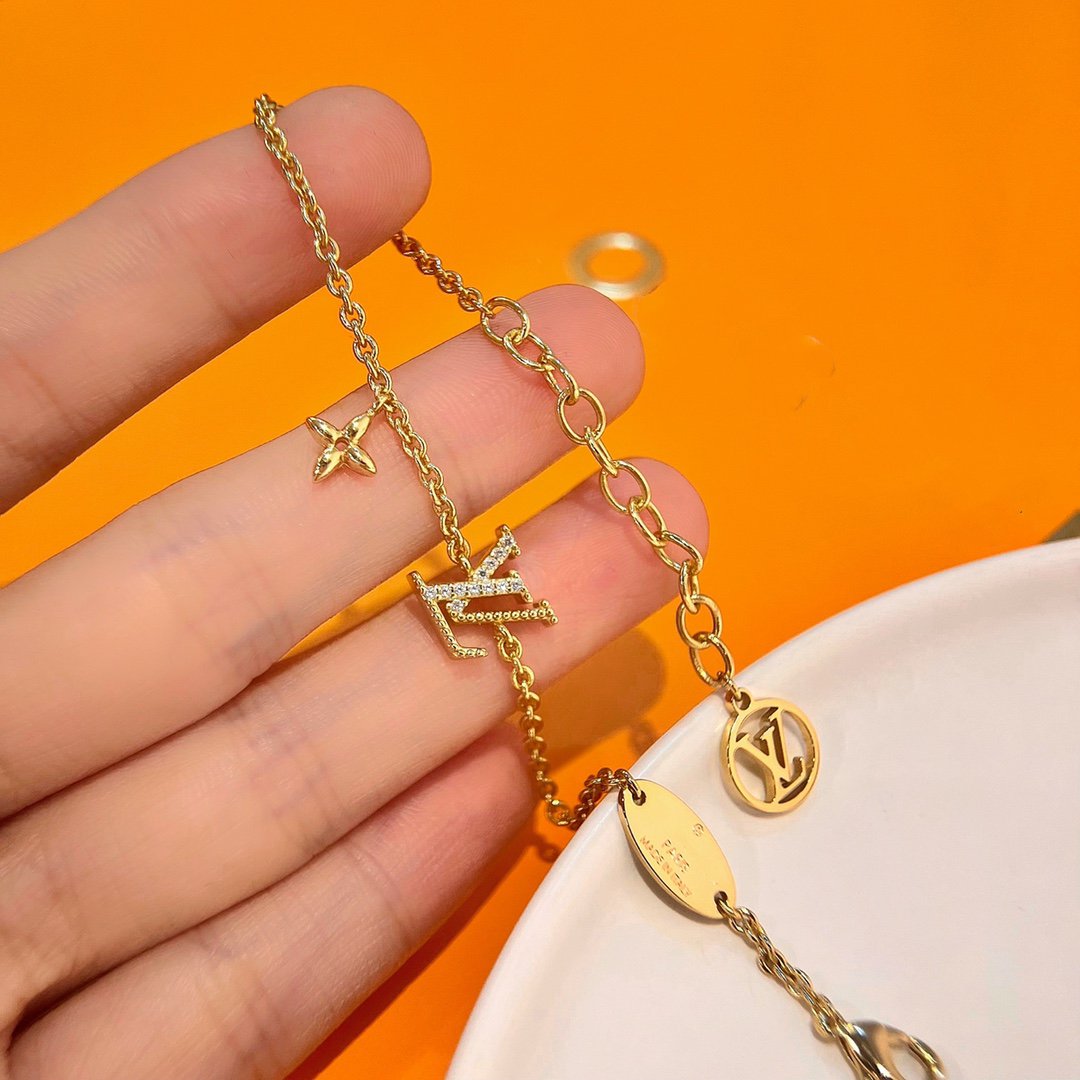 Miro LOGO STAR MOTIF GOLD BRACELET