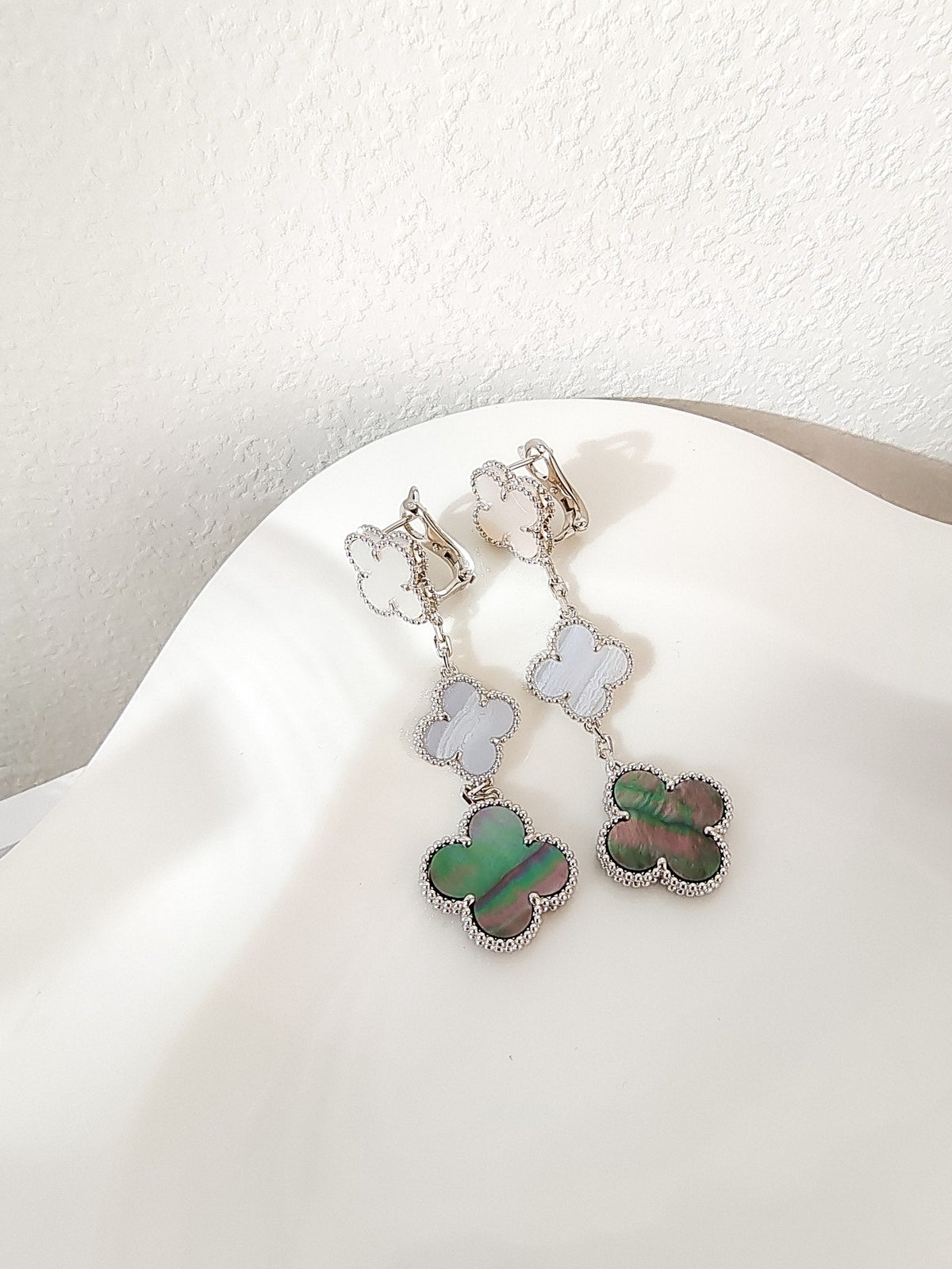 Miro CLOVER 3 MOTIFS CHALCEDONY DARK MOP SILVER EARRINGS