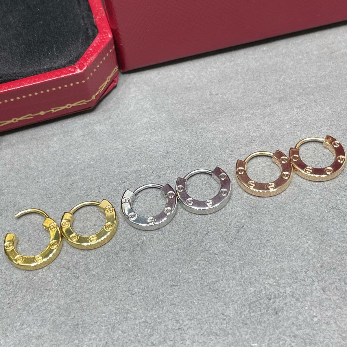 Miro LOVE ミニピアス