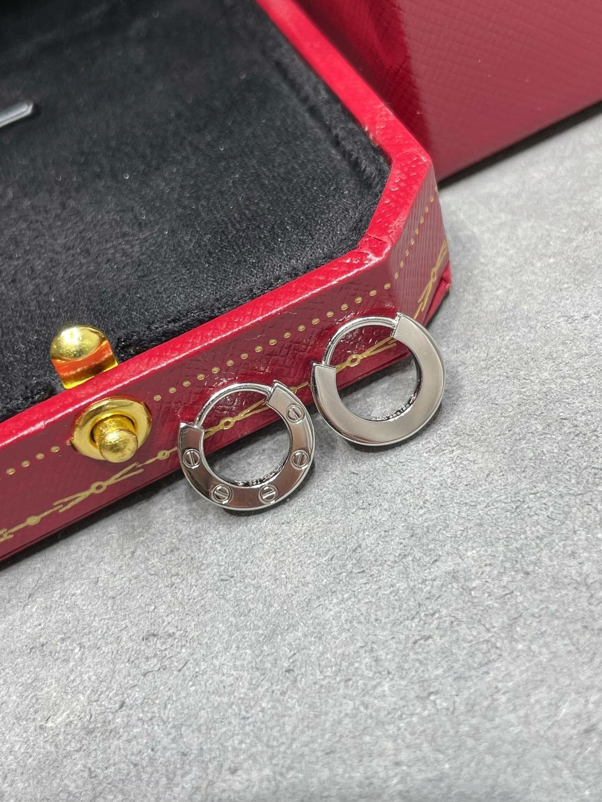 Miro LOVE ミニピアス