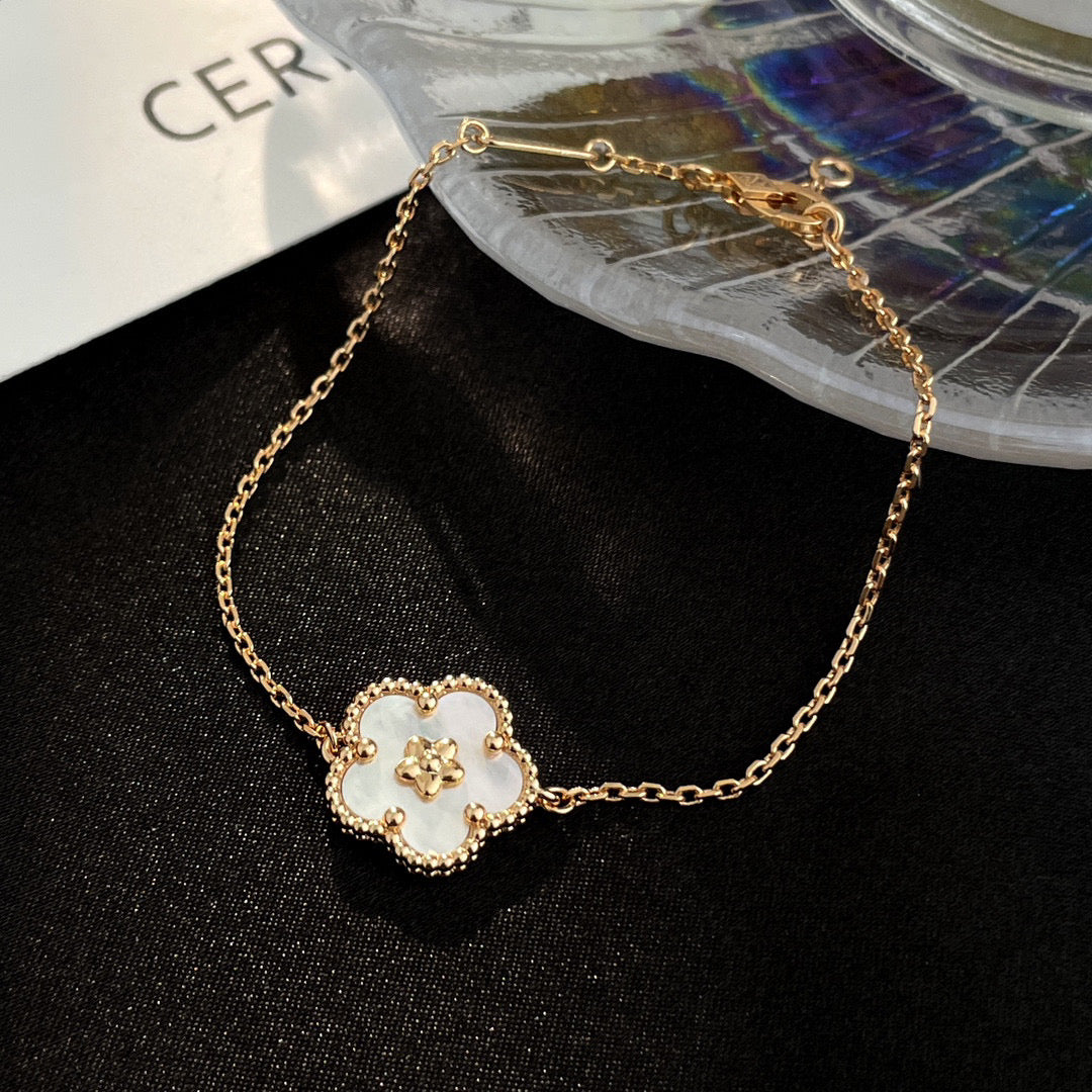 Miro LUCKY WHITE MOP PLUM BLOSSOM  BRACELET