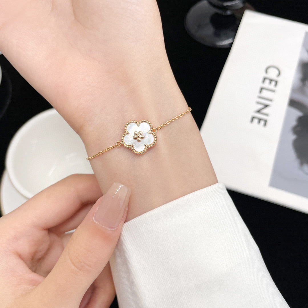 Miro LUCKY WHITE MOP PLUM BLOSSOM  BRACELET