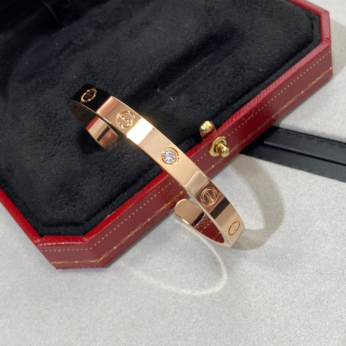 Miro LOVE BRACELET 6.1MM 1 DIAMOND OPEN CUFF