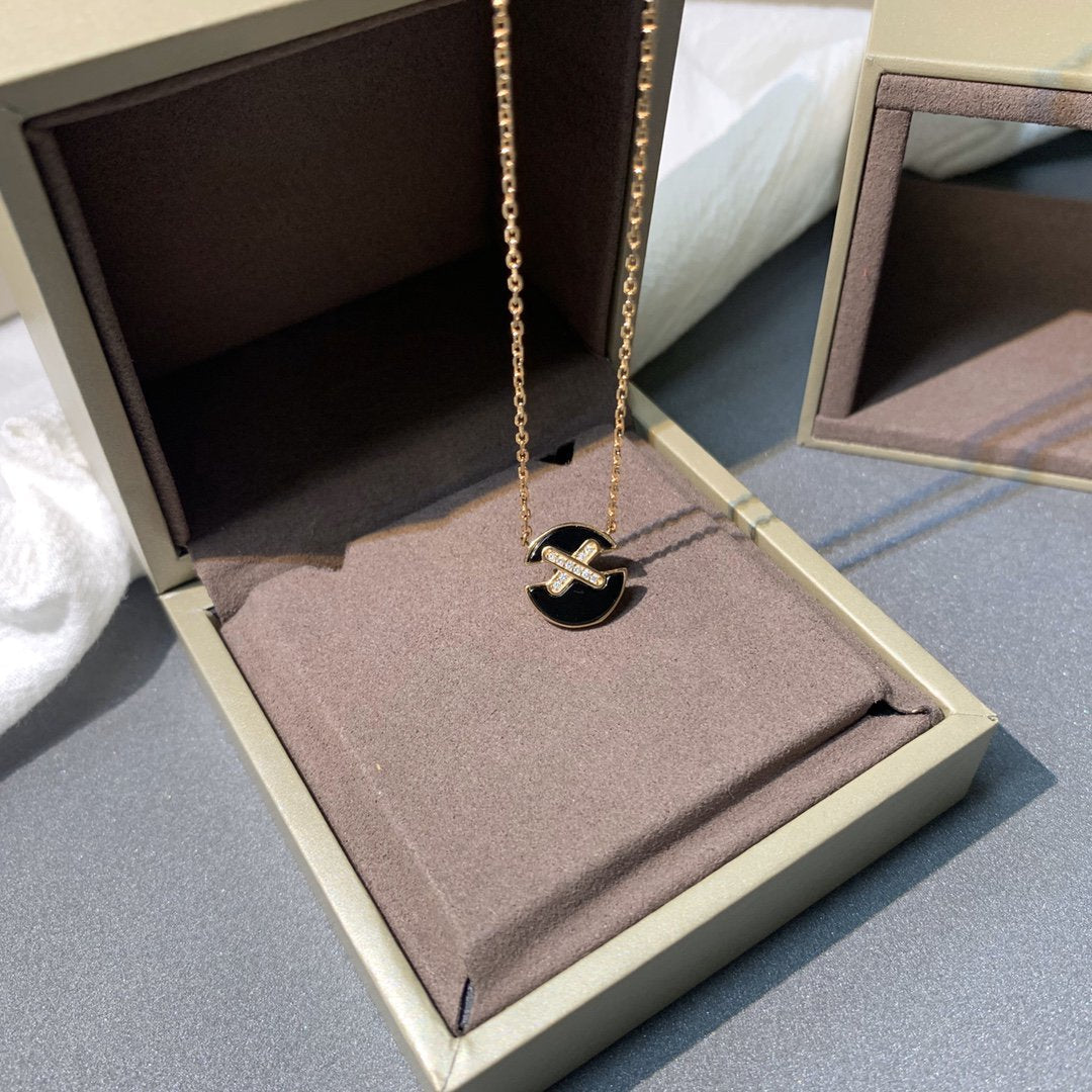 Miro JEUX DE PINK GOLD DIAMOND NECKLACE
