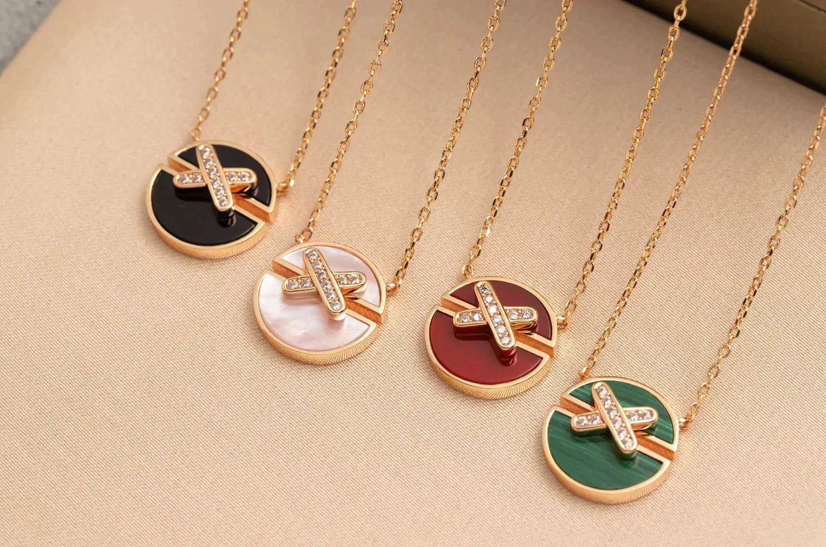 Miro JEUX DE ROSE GOLD DIAMOND NECKLACE