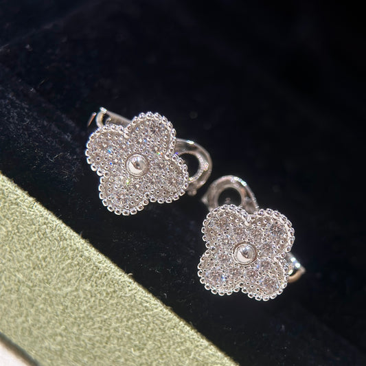 Miro CLOVER 1 MOTIFS DIAMOND STUD EARRINGS SILVER